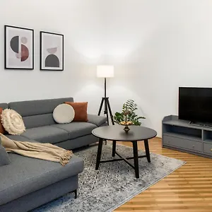 Apartmán Wawelove Pilsudskiego - 3 Bedroom Apt. With Balcony And Free Parking!, Krakov
